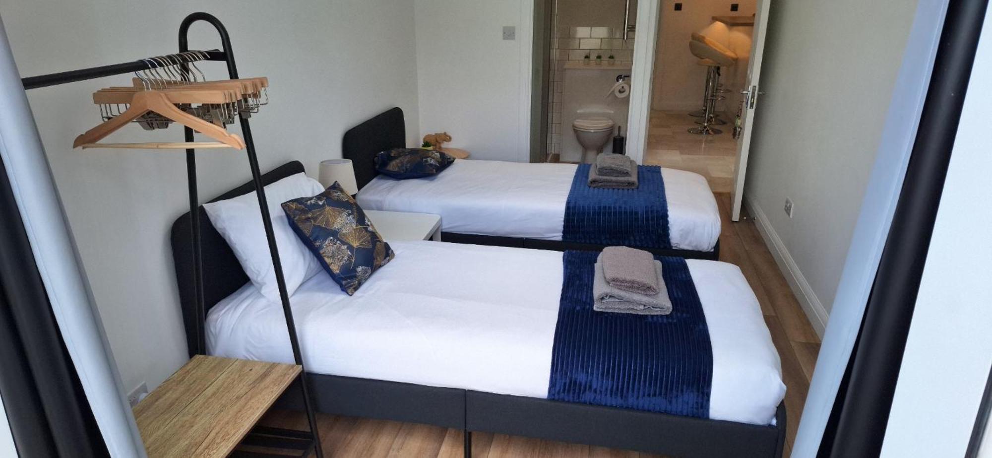 New 3 Bedrooms Flat In Ashford Near Heathrow Eksteriør bilde