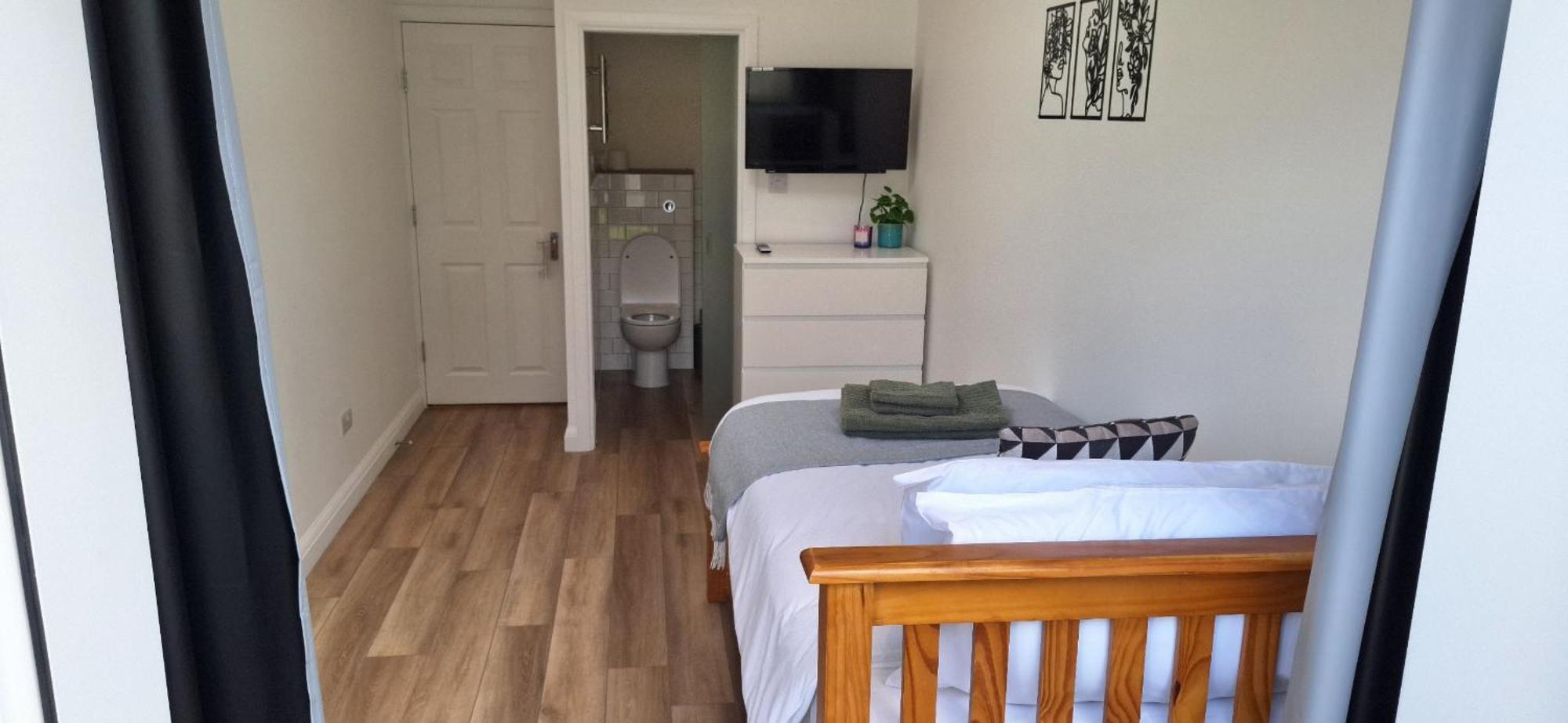 New 3 Bedrooms Flat In Ashford Near Heathrow Eksteriør bilde